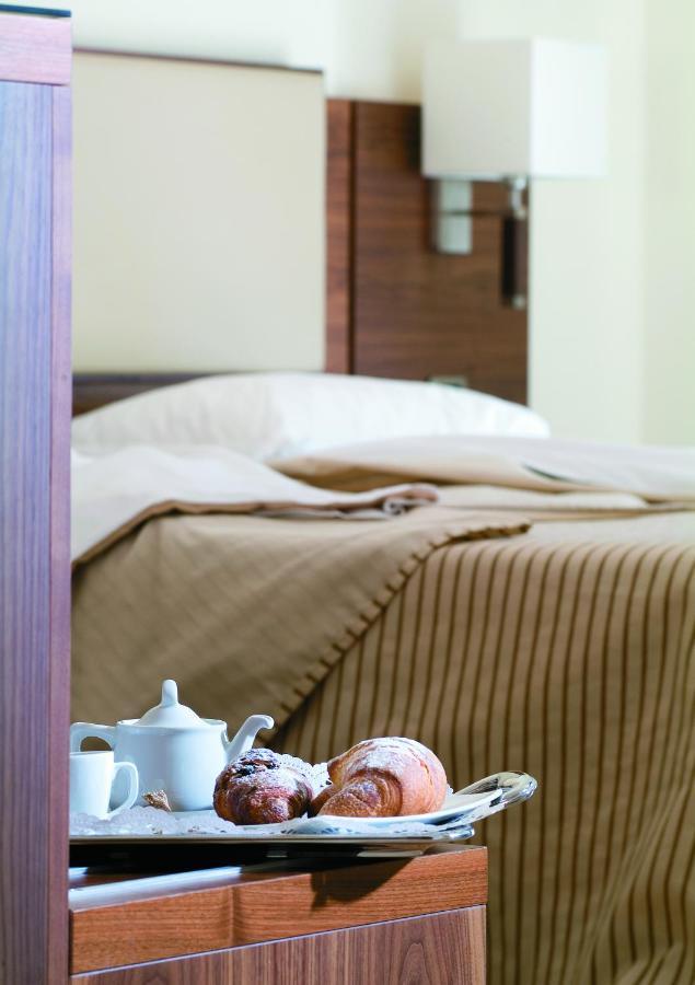 Suites & Residence Hotel ปอซซุออลี ภายนอก รูปภาพ