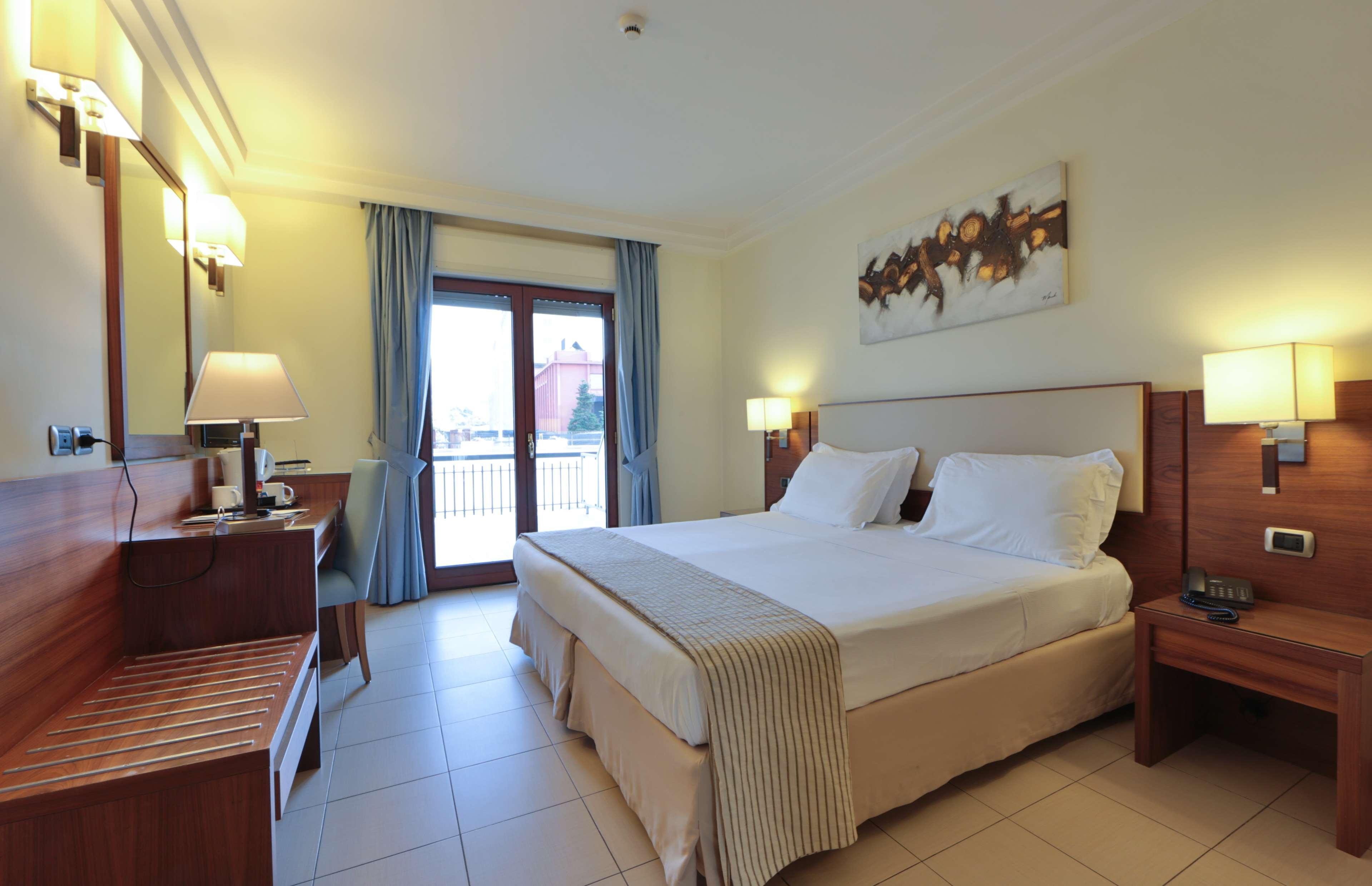 Suites & Residence Hotel ปอซซุออลี ภายนอก รูปภาพ