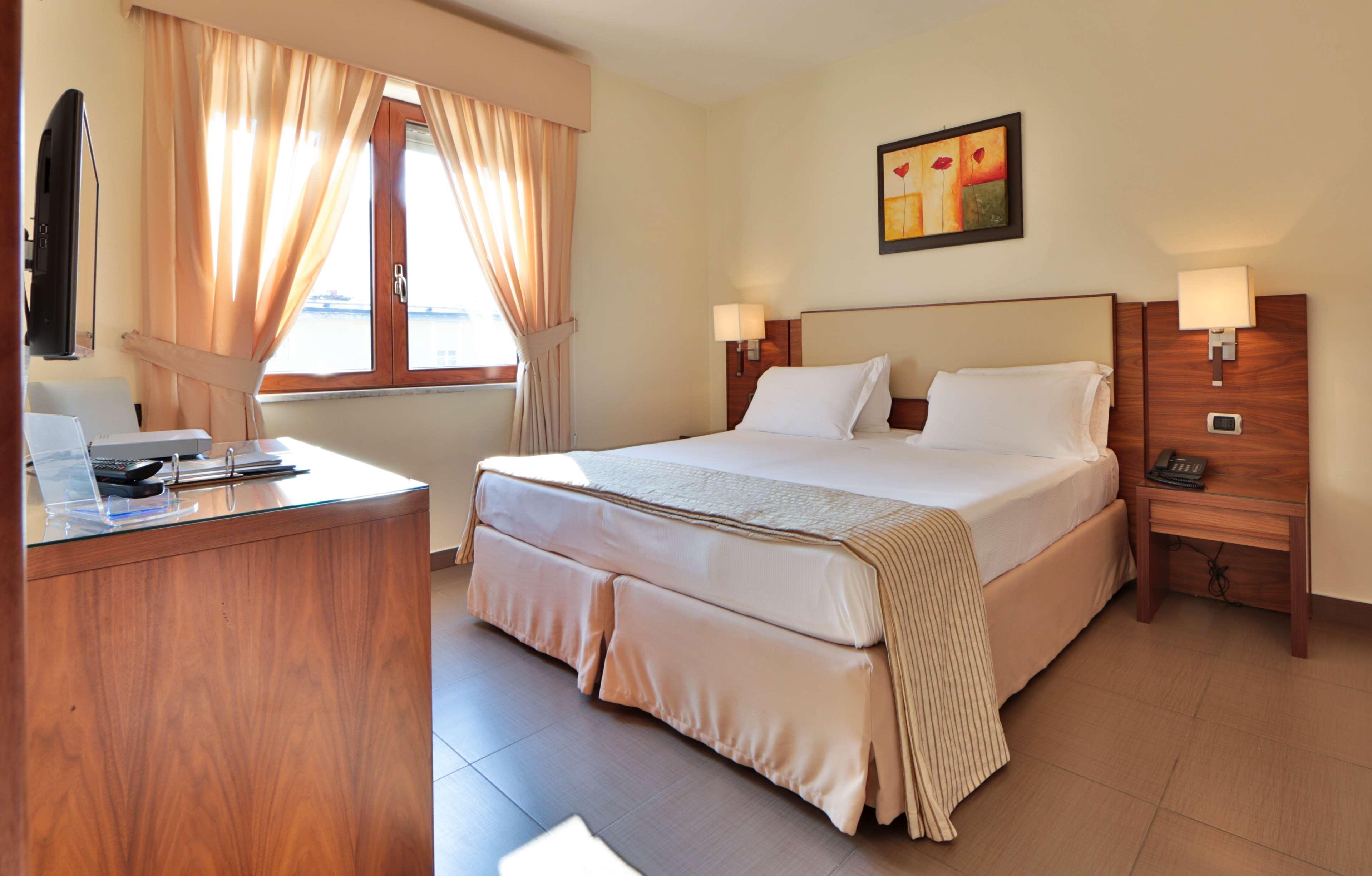 Suites & Residence Hotel ปอซซุออลี ภายนอก รูปภาพ