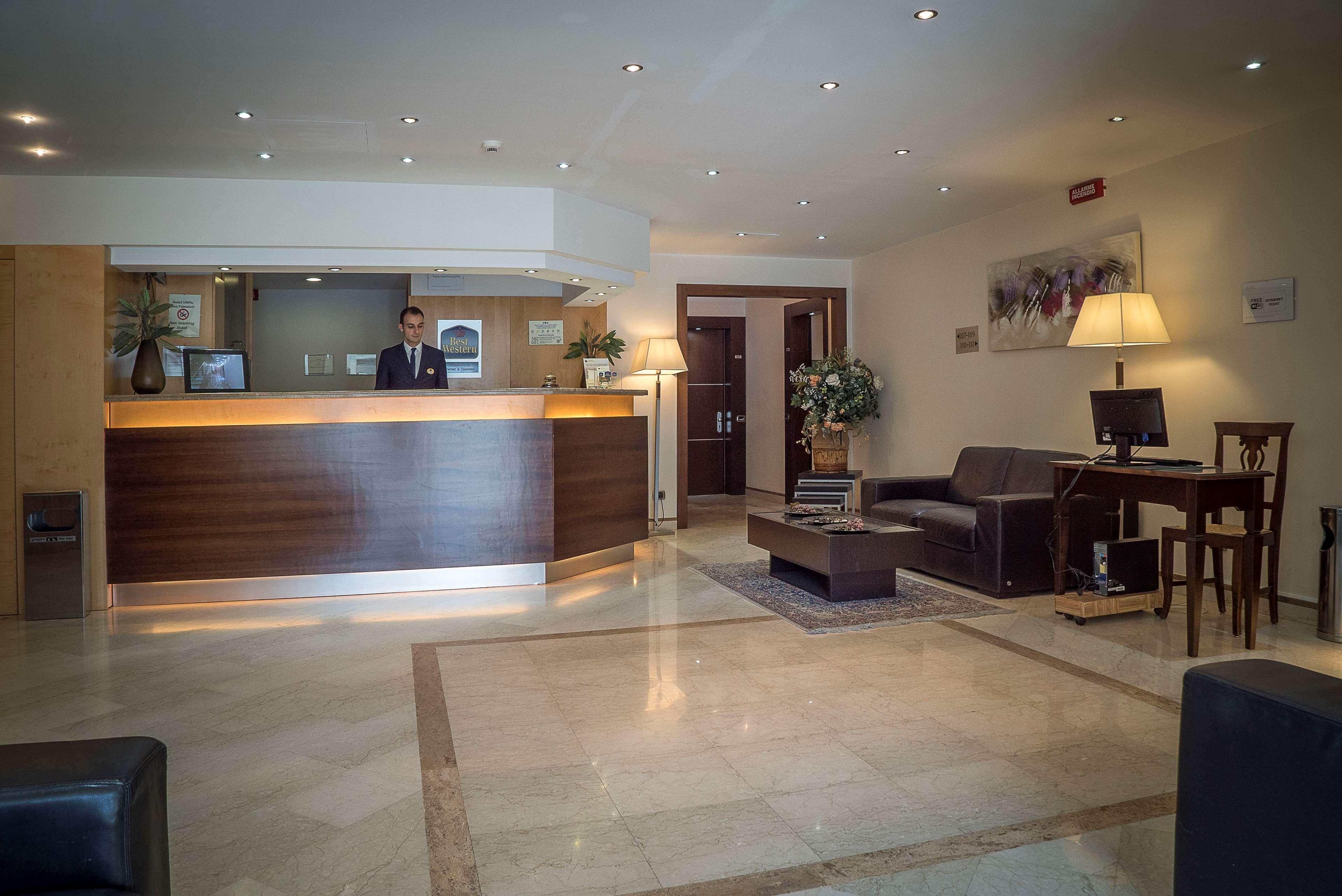 Suites & Residence Hotel ปอซซุออลี ภายนอก รูปภาพ