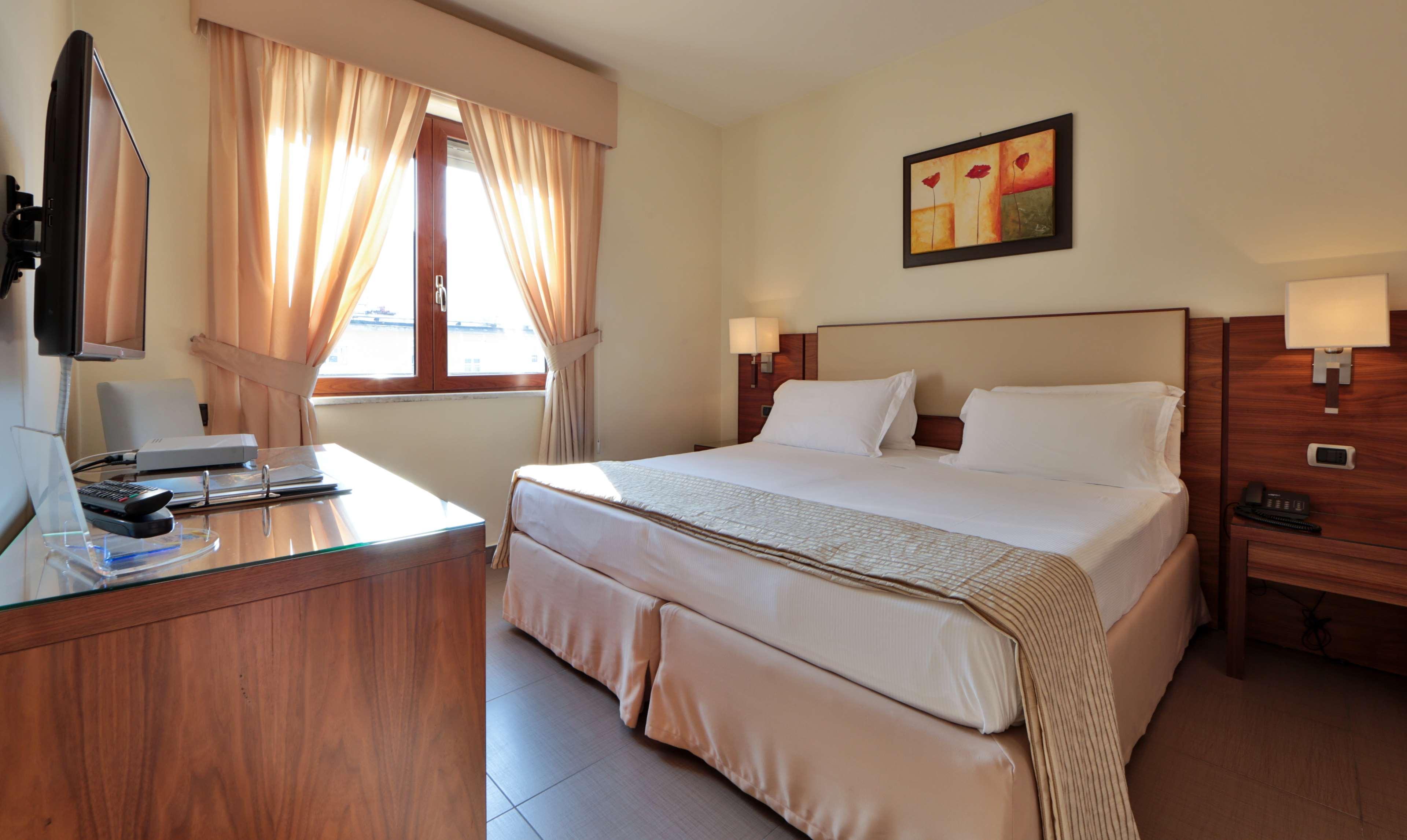 Suites & Residence Hotel ปอซซุออลี ภายนอก รูปภาพ