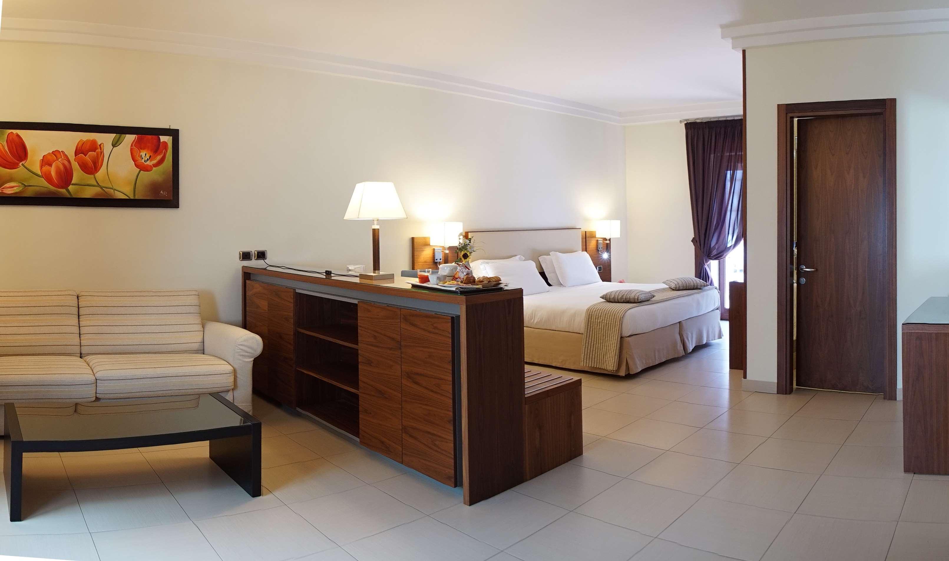 Suites & Residence Hotel ปอซซุออลี ภายนอก รูปภาพ