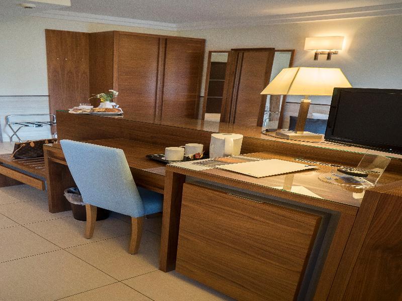 Suites & Residence Hotel ปอซซุออลี ภายนอก รูปภาพ